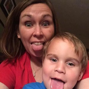 Meet your Posher, Lora